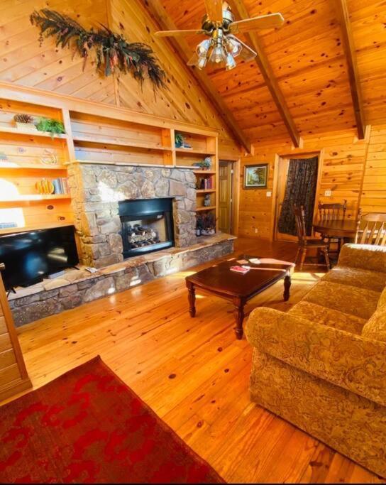 The Luxury Suite At Bear Mountain Eureka Springs Exterior photo